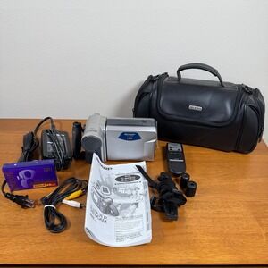 Sharp Viewcam VL-AH151 Hi8 Camcorder 400x Digital Zoom w/ Accessories No Battery